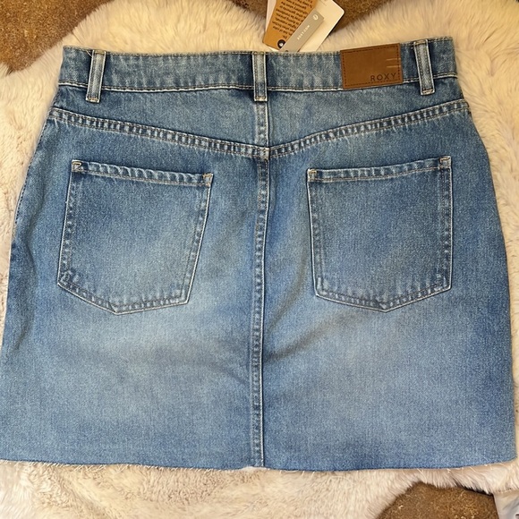 🎩🗝️ NWT $40 Roxy Denim Jean Skirt - Picture 3 of 3